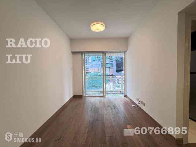 Soho - Centrestage 01