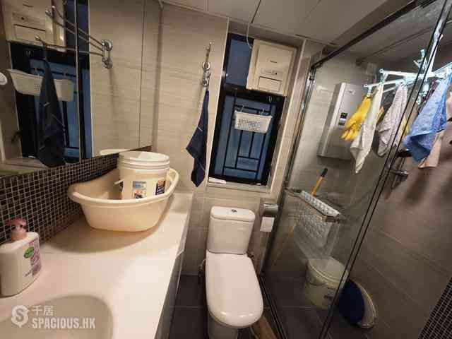 Tseung Kwan O - The Metro City Phase 3 The Metropolis Block 4 07