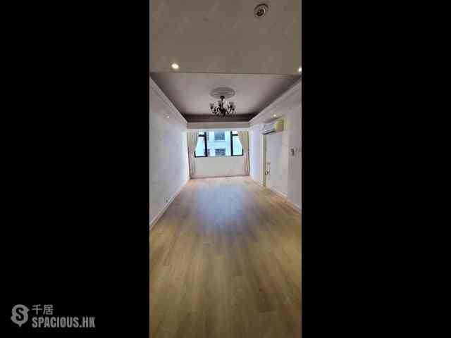 Mid Levels West - Ping On Mansion 08