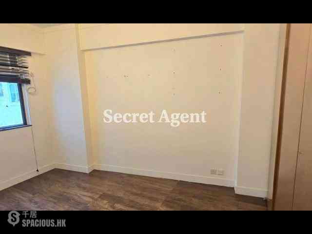 Mid Levels West - 31-37, Lyttelton Road 05