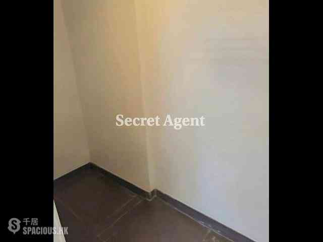 Mid Levels West - 31-37, Lyttelton Road 10