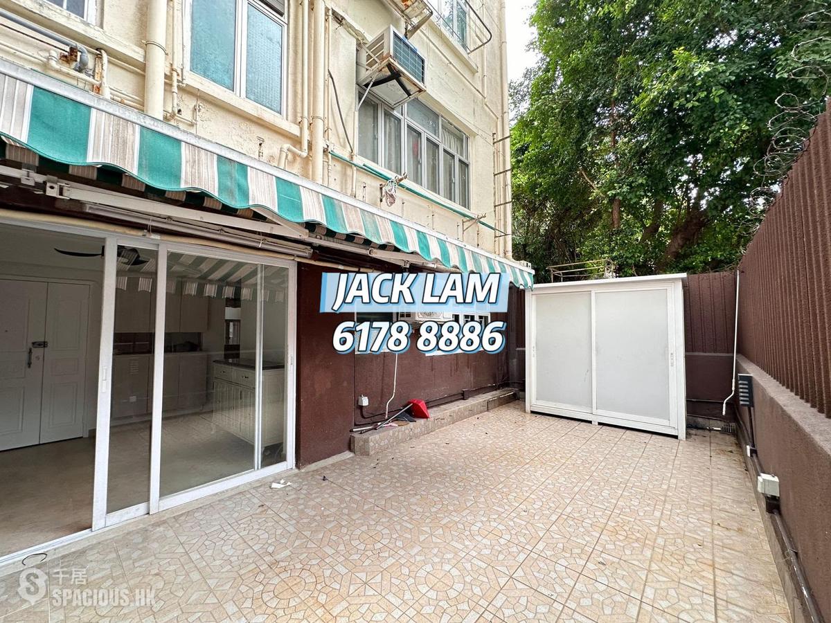 Tsim Sha Tsui - Tat Wing Court 01