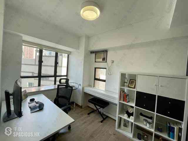 Mid Levels Central - Robinson Heights Block 1 05