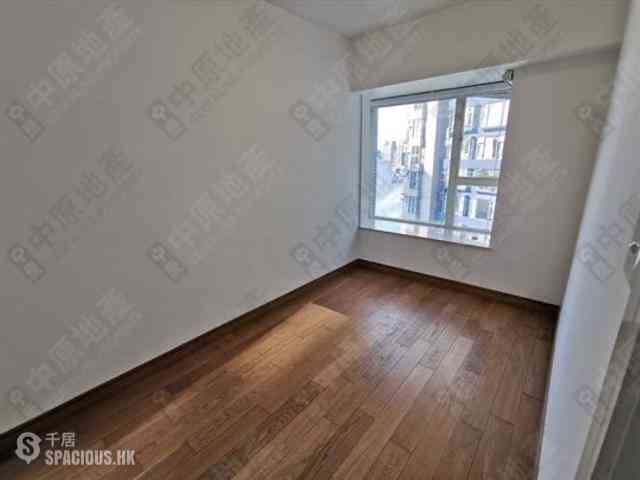 Soho - Centrestage 02