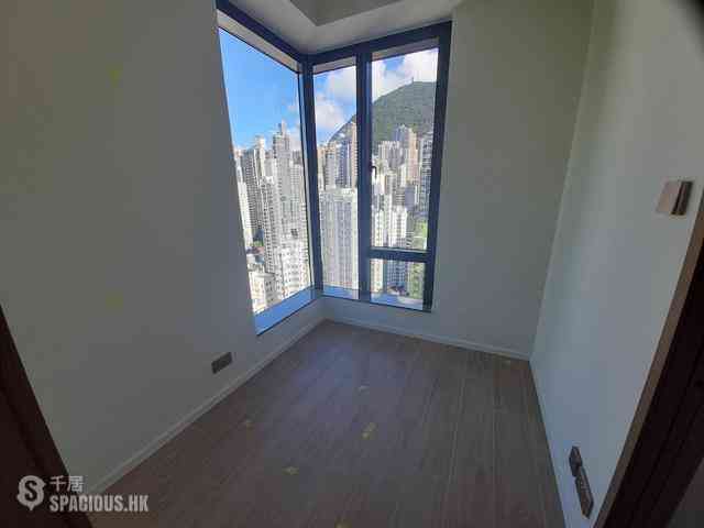 Sai Ying Pun - Des Voeux W Residence 01