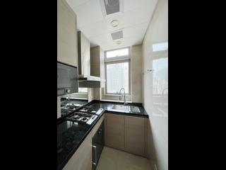 Wan Chai - The Avenue Phase 2 Block 3 02