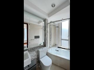 Wan Chai - The Avenue Phase 2 Block 3 03