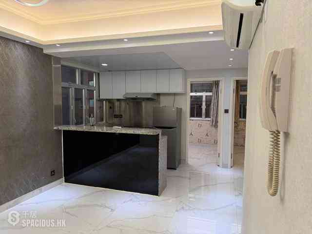 Wan Chai - Gold Jade Mansion 03