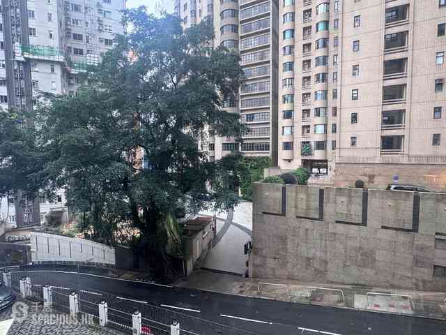 Mid Levels Central - Kam Yuen Mansion 10