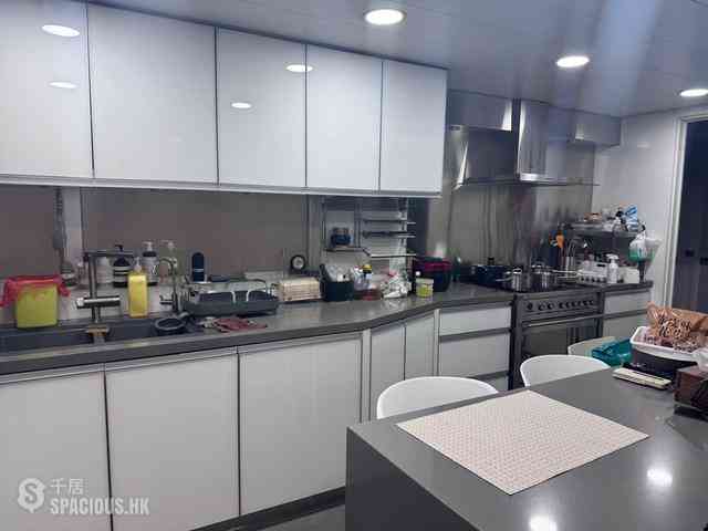 Mid Levels Central - Kam Yuen Mansion 07