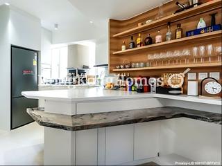 Mid Levels Central - Jing Tai Garden Mansion 06