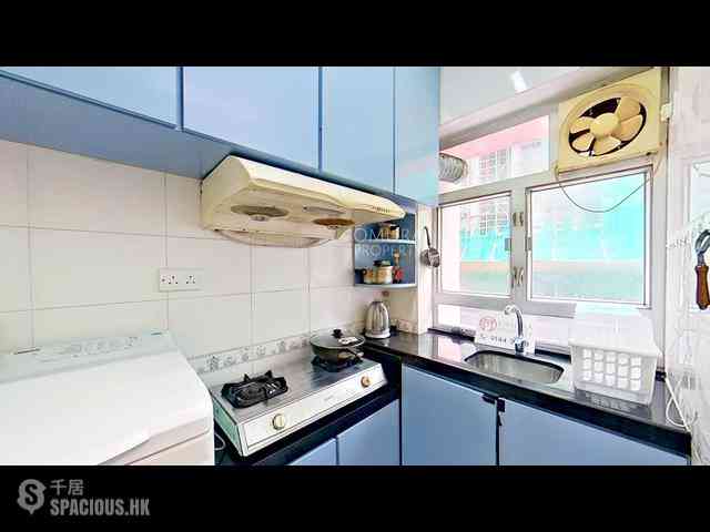 Sheung Wan - Lee Fung Building 08