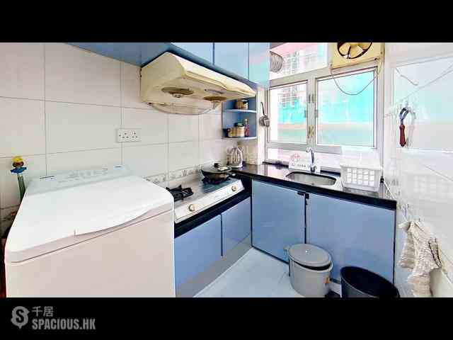 Sheung Wan - Lee Fung Building 15