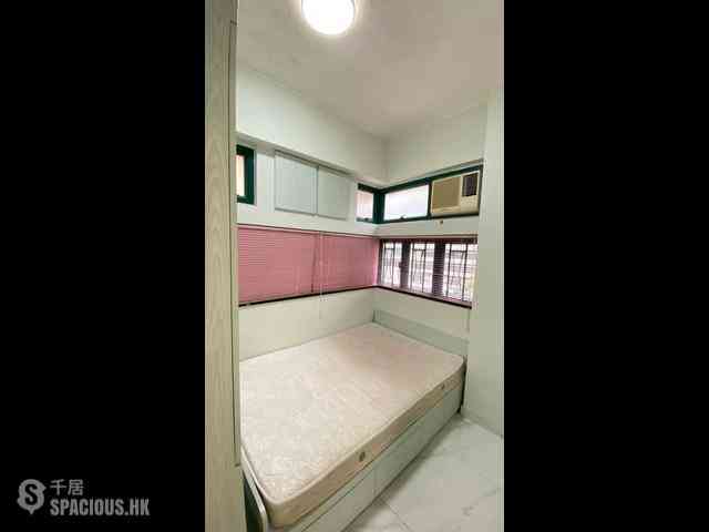 Sheung Wan - Lai Yan Lau 03