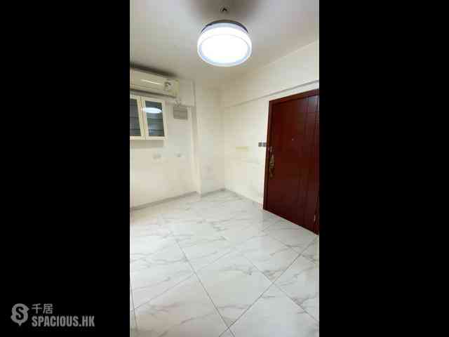 Sheung Wan - Lai Yan Lau 05
