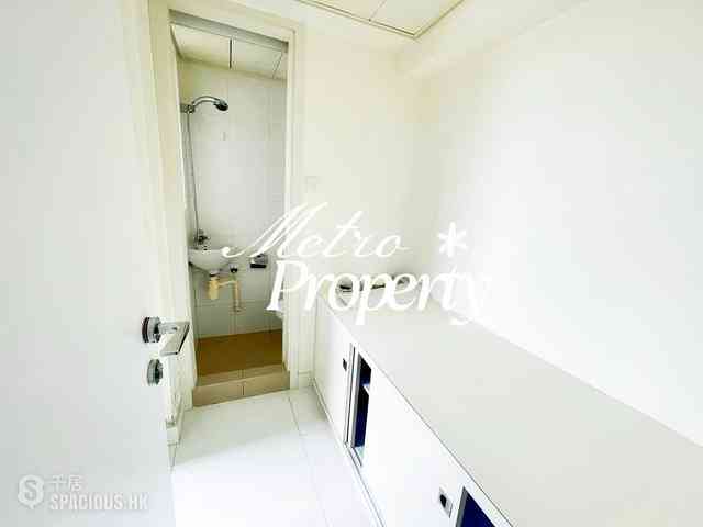 Soho - Centrestage 02
