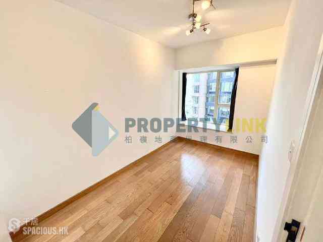 Soho - Centrestage 04