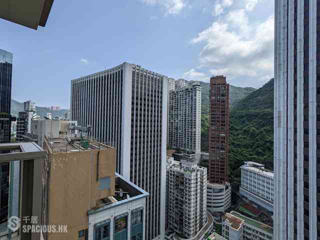Wan Chai - The Avenue 01