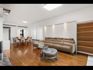 Mid Levels Central - 11, Macdonnell Road 08