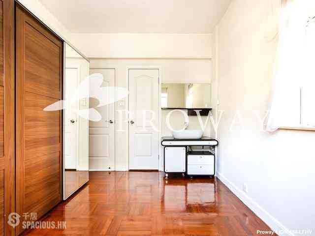 Mid Levels Central - 6B-6E, Bowen Road 06