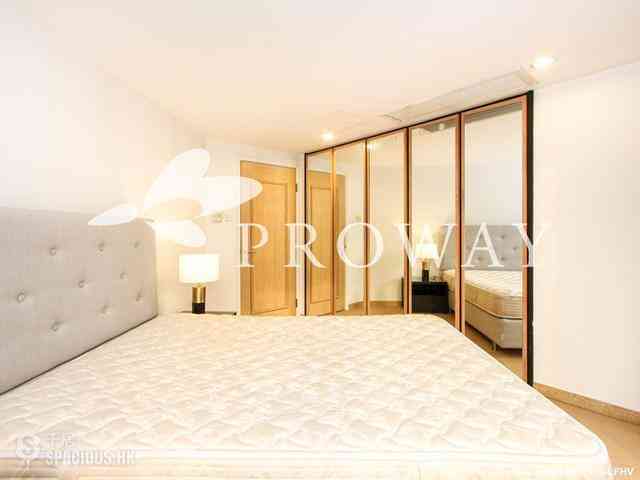 Wan Chai - Convention Plaza Apartments 08
