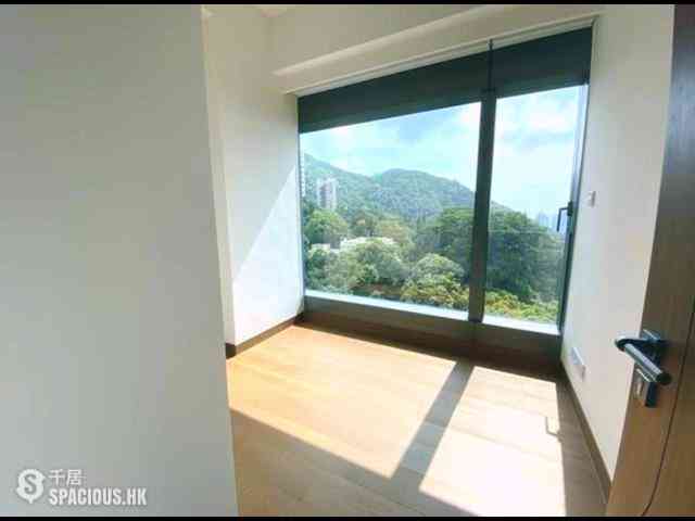 Mid Levels West - University Heights 13