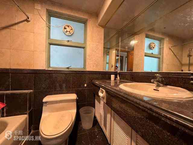 Mid Levels Central - Goldwin Heights 16