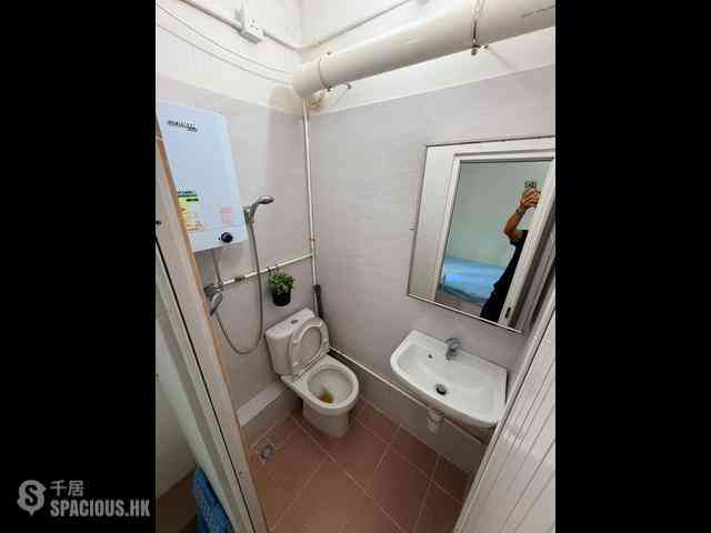 Wan Chai - 240, Queen's Road East 02