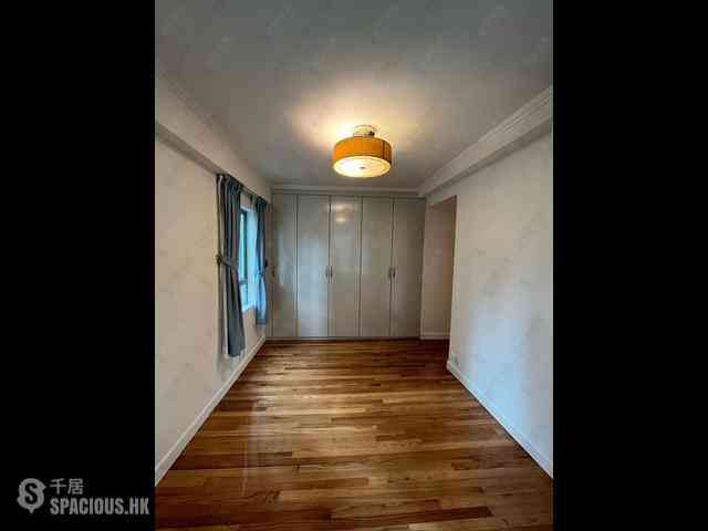 Mid Levels Central - Goldwin Heights 03