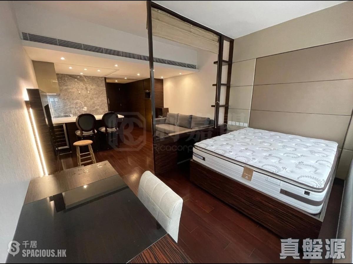 Wan Chai - Convention Plaza Apartments 01