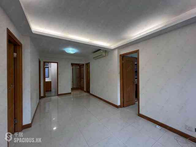 Mid Levels West - Hing Wah Mansion Block B 18