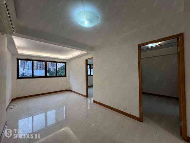 Mid Levels West - Hing Wah Mansion Block B 19