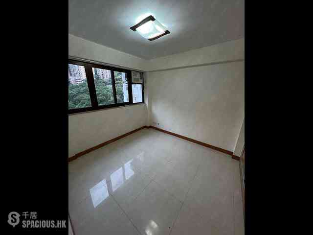 Mid Levels West - Hing Wah Mansion Block B 26
