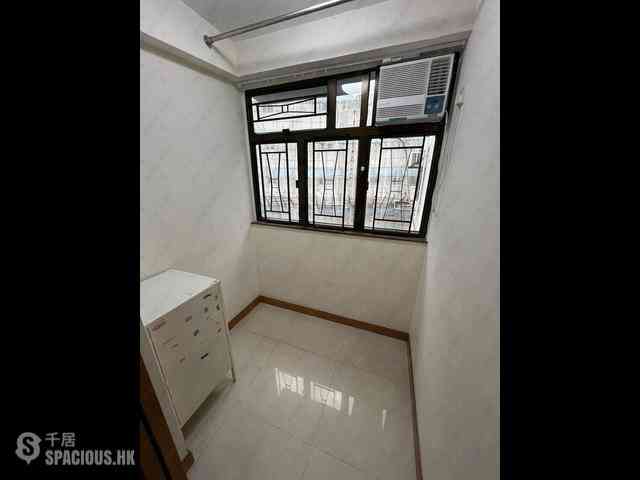Mid Levels West - Hing Wah Mansion Block B 30