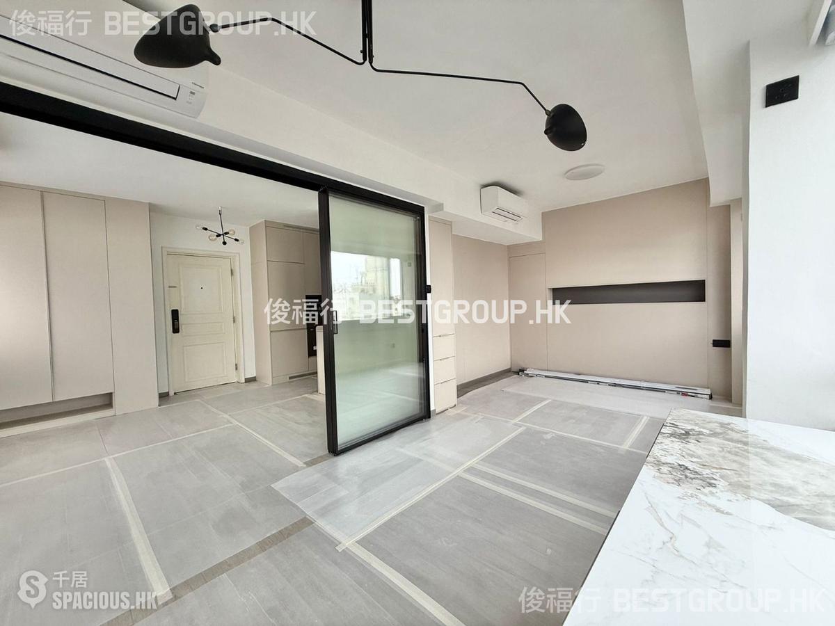 Mid Levels Central - Ying Fai Court 01