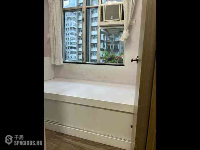 North Point - Fung Cheong Building 08