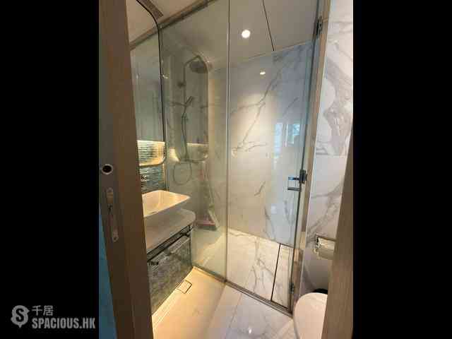 Sai Ying Pun - The Queens 08