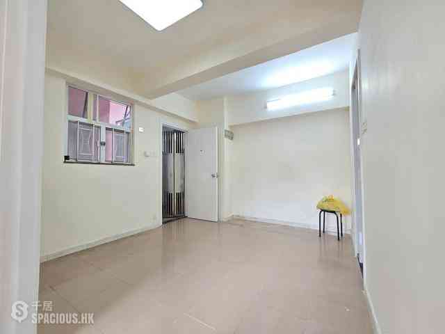 Mong Kok - Yau Lee Building 01
