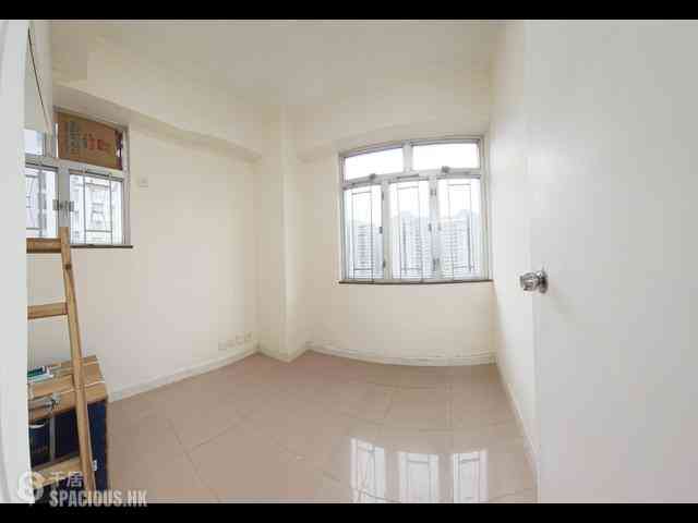Mong Kok - Yau Lee Building 04