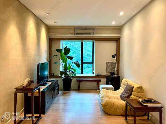 Mid Levels Central - Hillsborough Court 01