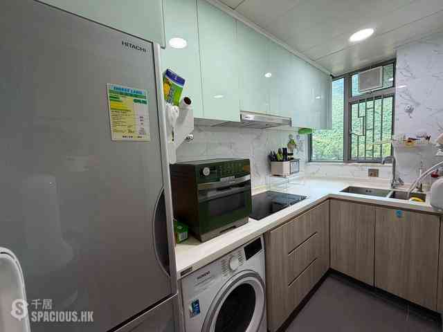 Tung Chung - Caribbean Coast Phase 2 Albany Cove Tower 7 05