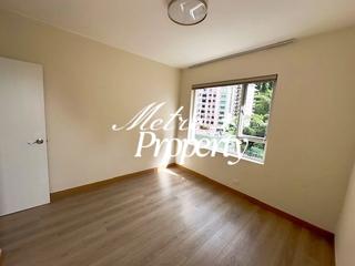 Mid Levels Central - Merry Court 02