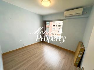 Mid Levels Central - Merry Court 05