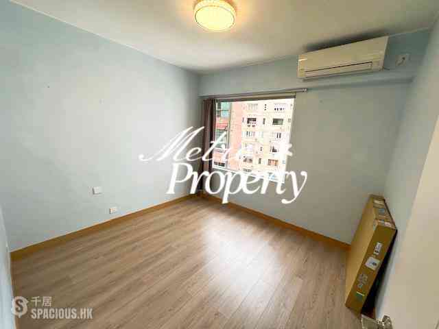 Mid Levels Central - Merry Court 05