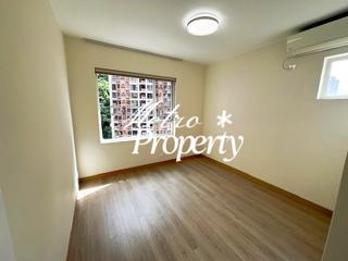 Mid Levels Central - Merry Court 09