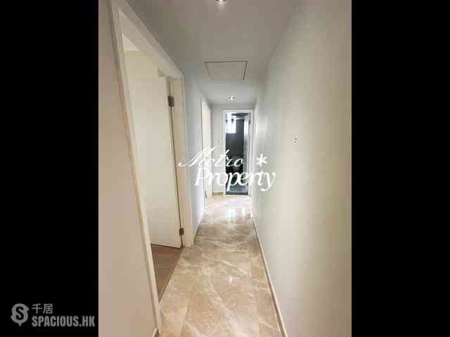 Mid Levels Central - Merry Court 11