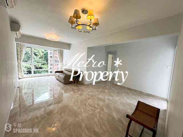 Mid Levels Central - Merry Court 01