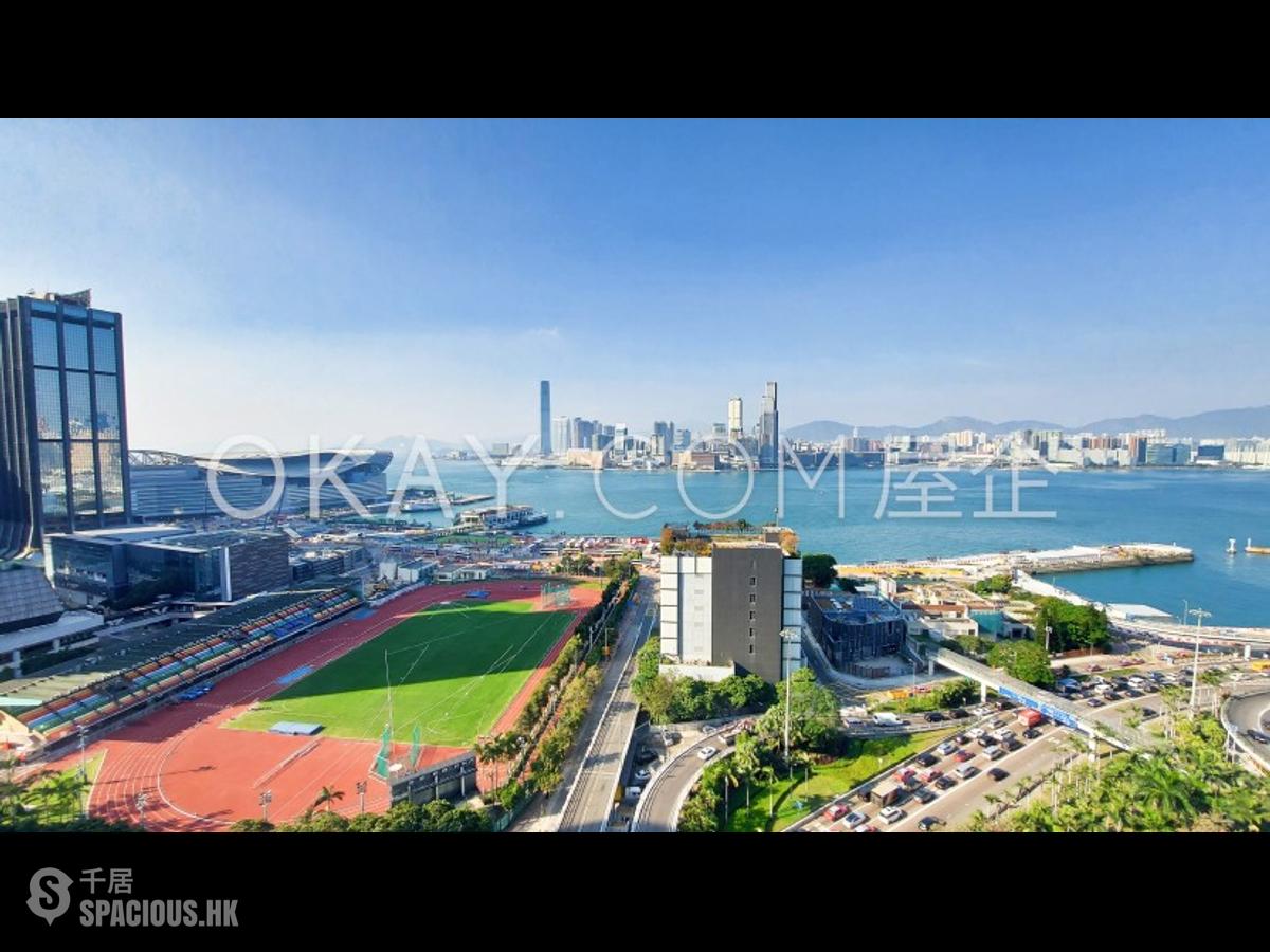 Wan Chai - The Gloucester 01