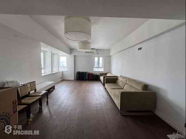 Mid Levels Central - Pine Court 03