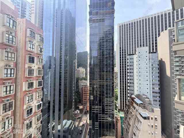 Wan Chai - The Avenue 03